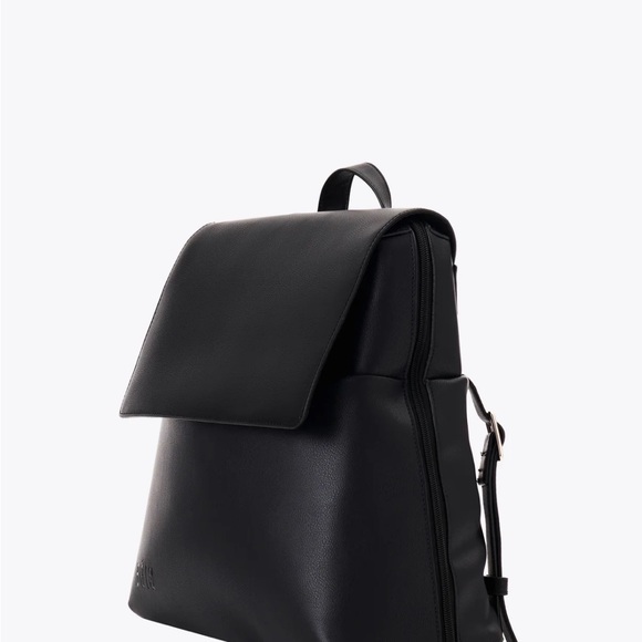 SOLD OUT EVERYWHERE AND NOT COMING BACK TO BEIS NWT BEIS x Wicked Black Backpack - Picture 4 of 5